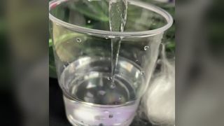 Retensi Air Yang Kuat Serat Penyerap Super 9D×52mm Serat Tekstil Bukan Tenunan yang Dapat Disesuaikan