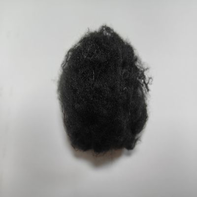 Harga yang bagus Kelembaban-Wicking Daur Ulang Polyester Staple Fiber 1.4D 38mm Hitam Dengan Crimp Lebih Baik on line