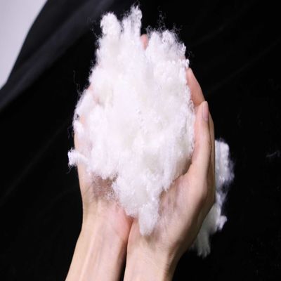Harga yang bagus Fiber Staple Polyester Daur Ulang 51mm Fiber Hollow Fill Untuk Kain Non Woven on line