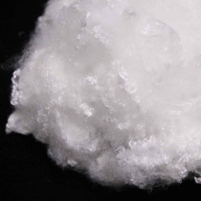 Harga yang bagus Virgin Polyester Staple Fiber Non Silikonisasi 51mm Mikrofiber Untuk Pengisian on line