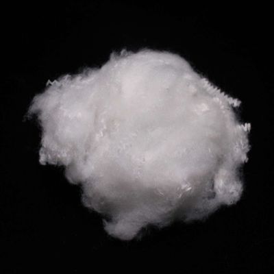 Harga yang bagus Serat tahan api berwarna 64mm Polyester Serat Staple Untuk Pengisian on line