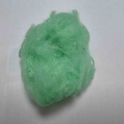 Harga yang bagus Virgin 2.5D Green Dope Fiber yang Diwarnai Daur Ulang PET Polyester Staple Fiber on line