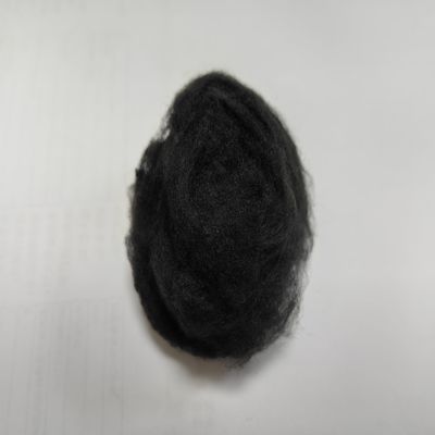 Harga yang bagus Serat Staple Polyester Daur Ulang 2.5D 51mm Hitam Kelembaban Rendah on line