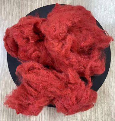 Harga yang bagus Serat Staple Polyester Daur Ulang 4.5D 65mm Merah SGS OEKO ITS GRS Sertifikasi on line