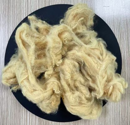 kualitas Serat Stapel Poliester Daur Ulang 2.5D 51mm Kuning Angsa pabrik