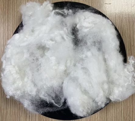 Harga yang bagus Virgin Polyester Staple Fiber 15D 64mm Putih Standar GRS Sertifikasi on line