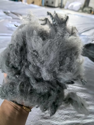 Harga yang bagus Serat Stapel Poliester Daur Ulang 2.5D 51mm Abu-abu Bersertifikasi OEKO-TEX on line